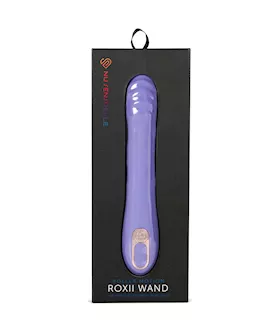 Nu Sensuelle Roxii Wand