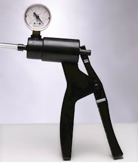 Deluxe Hand Pump With Pressure Gauge