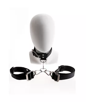 Sir Richards Command Cuff And Collar Set