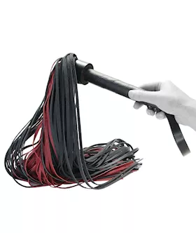 Rouge Long Leather Flogger