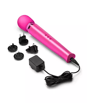 Le Wand Magenta Rechargeable Massager