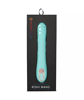 Nu Sensuelle Roxii Wand