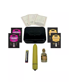 Coconut Pineapple Vibrator Weekender Kit