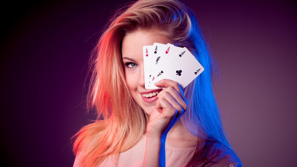 large_lady_and_playing_cards.jpg
