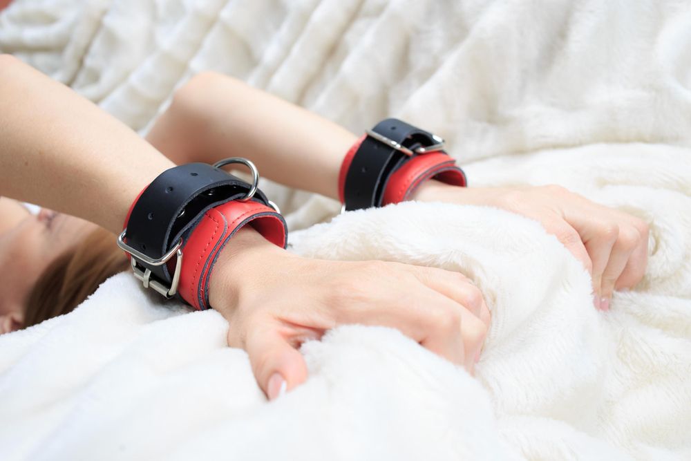 5 Top Tips for Choosing the Perfect Bondage Handcuffs