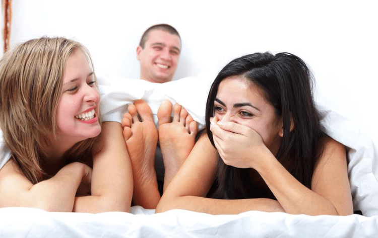 medium_How do you find a third for a threesome.png
